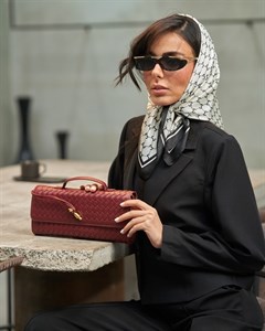 مینی اسکارف طرح مونوگرام