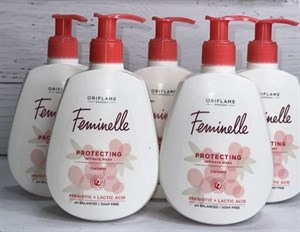 ژل بهداشتی بانوان فمینله Protecting با عصاره کرن بری