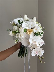 دسته گل مصنوعی عروس آبشاری مدل ثمین