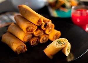 اسپرینگ رول مرغ و اسفناج نیمه آماده