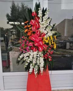 تاج گل برای نمایشگاه تهران ایران مال