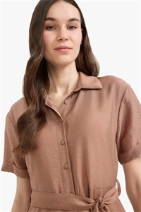 پیراهن یقه پیراهنی آستین کوتاه زنانه DeFacto