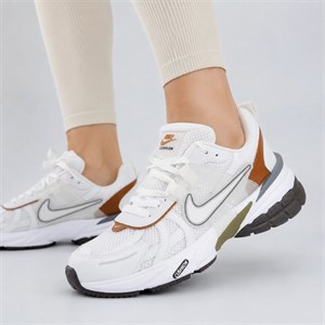 کفش کتونی زنانه نایک وی تو کی nike V2K رنگ سفید عسلی کد 2804