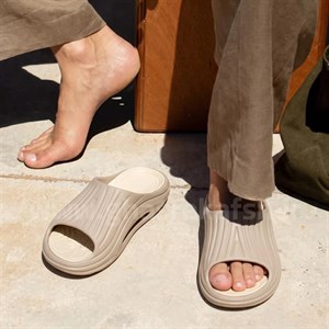 دمپایی صندل مردانه لژدار طبی رنگ کرم کد A3