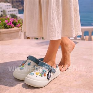 کراکس دمپایی زنانه مدل اسنوپی CROCS SNOOPY رنگ سفید نقرآبی کد 2837