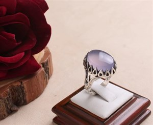 انگشتر نقره باسنگ عقیق سوسنی رکاب اشکی کد 2453 