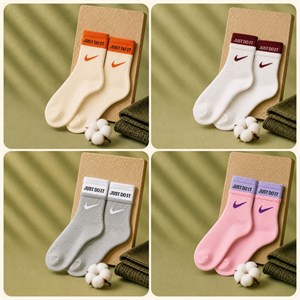 جوراب زنانه ساق‌دار طرح نایک Just Do It