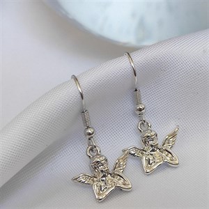 گوشواره طرح فرشته نقره ای آویزان.