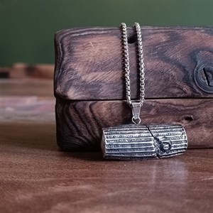 گردنبند منشور کوروش