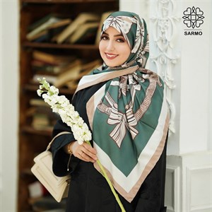 روسری ابریشم کجراه پاپیون