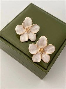 گوشواره گل نایسا