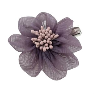 گل سینه زنانه شیک با طرح گل پارچه ای زیبا