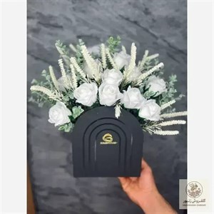 باکس گل رز سفید | کد: ZNB-TXE