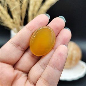 نگین عقیق زرد خراسان اصل معدنی مزین به دعای شرف الشمس اعمال مخصوص انجام شده ( رزق و روزی ) کد 9929
