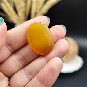 نگین عقیق زرد خراسان اصل معدنی مزین به دعای شرف الشمس اعمال مخصوص انجام شده ( رزق و روزی ) کد 9941