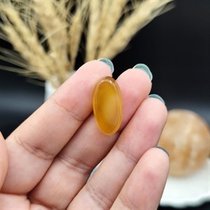 نگین عقیق زرد خراسان اصل معدنی مزین به دعای شرف الشمس اعمال مخصوص انجام شده ( رزق و روزی ) کد 9946