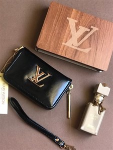 جاکارتی زنانه مدل Lv لویی ویتون وارداتی
