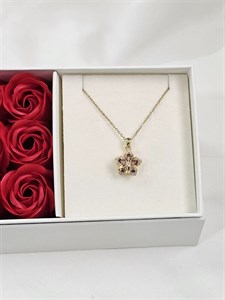 گردنبند گل چرخشی