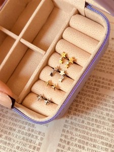 پیرسینگ گوش ستاره ch