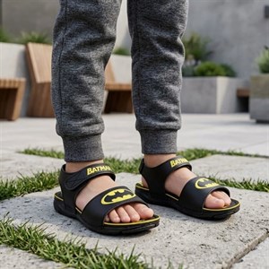صندل پسرانه پاپا مدل بتمن کد 18