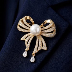 گل سینه زنانه مدل مروارید ژوپینگ طرح پاپیون