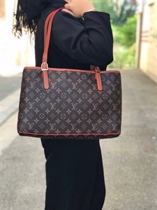 کیف زنانه لویی ویتون Louis Vuitton بزرگ وارداتی | کیف دوشی و رودوشی شیک