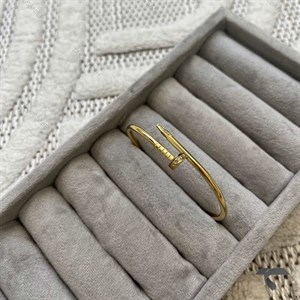 دستبند میخ کارتیه طلایی Cartier-9932-L 