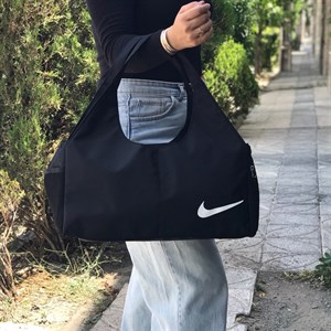 ساک ورزشی زنانه مشکی جادار مدل نایک
