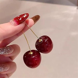 گوشواره آویز آلبالو قرمز طرح ترند