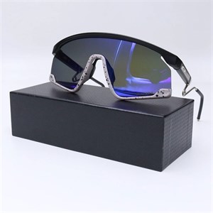 عینک از برند OAKLEY کد 181410