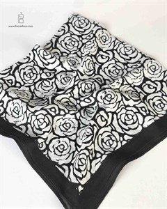 مینی اسکارف رز سفید مشکی
