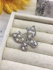 گل سینه پروانه مروارید نقره ای کد mah071
