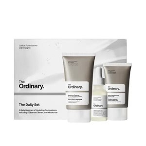 ست مراقبت روزانه پوست اوردینری The Ordinary مدل The Daily Set شامل پاک‌کننده، سرم هیالورونیک اسید و مرطوب‌کننده