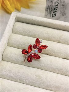 گل سینه پروانه دوتایی رنگ قرمز کد mah082