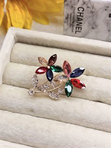 سنجاق سینه گل نگین چندرنگ کد mah092