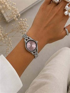 ساعت مچی زنانه بیضی بند نقره ای کد W478