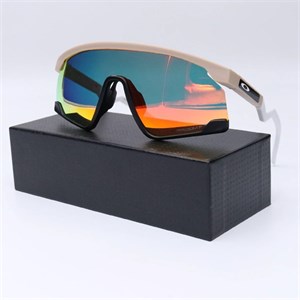عینک از برند OAKLEY کد 181421