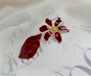گوشواره طرح گل و برگ فانتزی