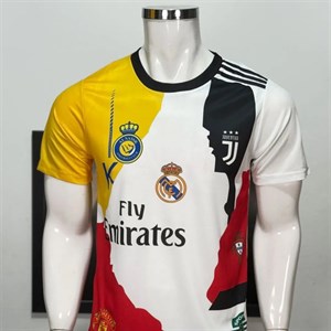 لباس منتخب رونالدو