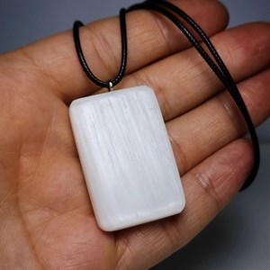 گردنبند سنگ سلنایت اصل و طبیعی (صیقل خورده)