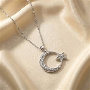 گردنبند طرح ماه و ستاره نقره‌ای پرنگین 