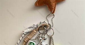 چارم بگ زنانه استار باکس با ستاره عسلی Charm-8429-L