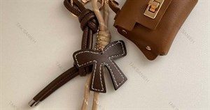 چارم بک هرمس عسلی با پاپیون Hermes-8443-L