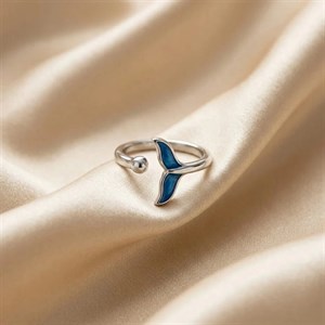 انگشتر نقره‌ای طرح دم وال آبی فری‌سایز 