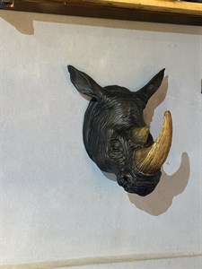 دیوارکوب کله کرگدن پلی استر