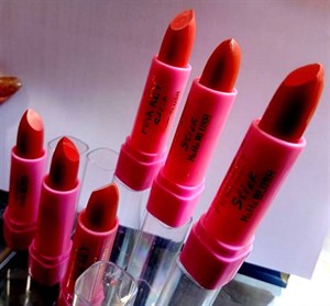 رژگونه استیکی نود شیک و زیبا