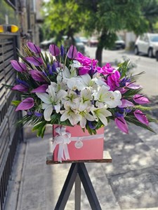 باکس گل ترکیبی کد 709 – گل فروشی آنلاین رزگاردن