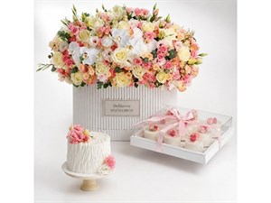 باکس گل و کیک برای باریستا | هدیه شیک و خاص برای تبریک، تولد و قدردانی