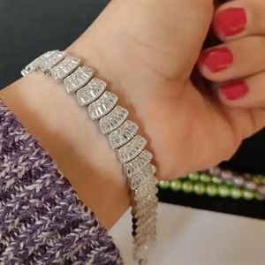 دستبند نقره زنانه عیار 925 طرح جواهری لوکس 