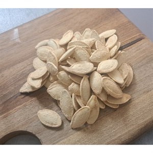 تخمه خوشمزه کدو نمکی.از کشاورز بخر